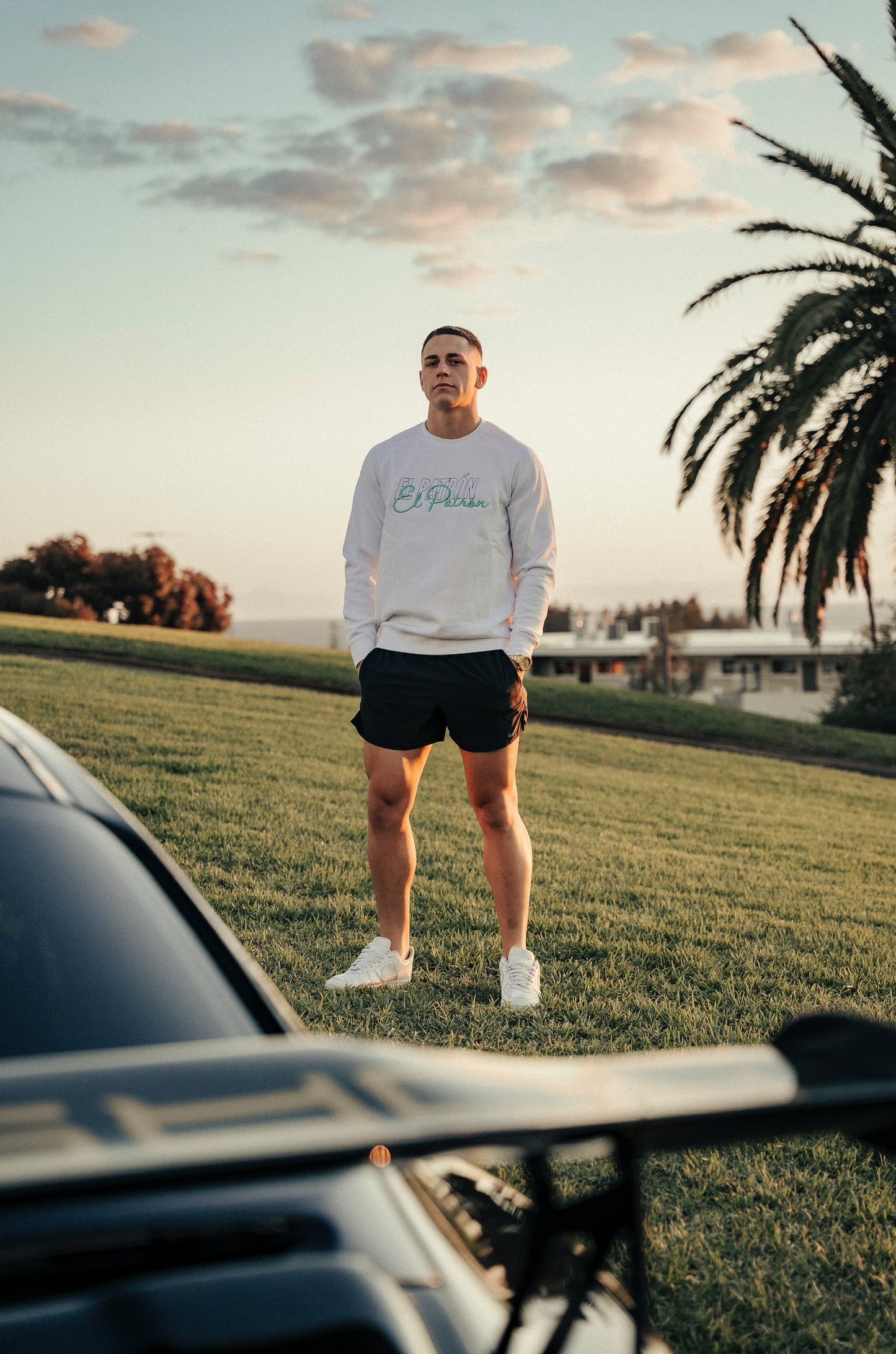 SCRIPT CREW NECK - WHITE