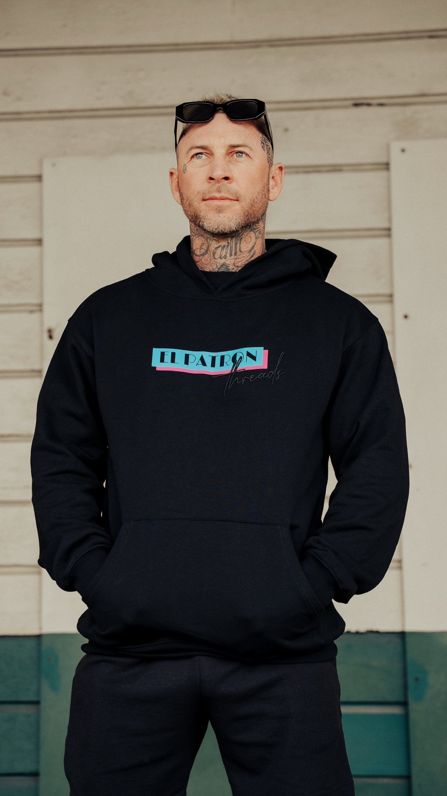 HOODIE & TEE